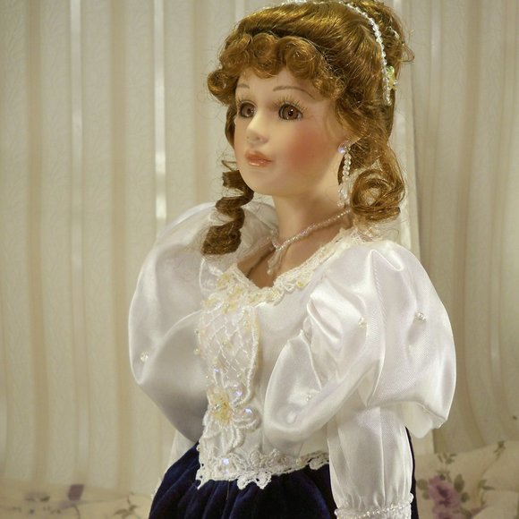 Concert Porcelain Doll 20" W/Stand - Picture 6 of 7